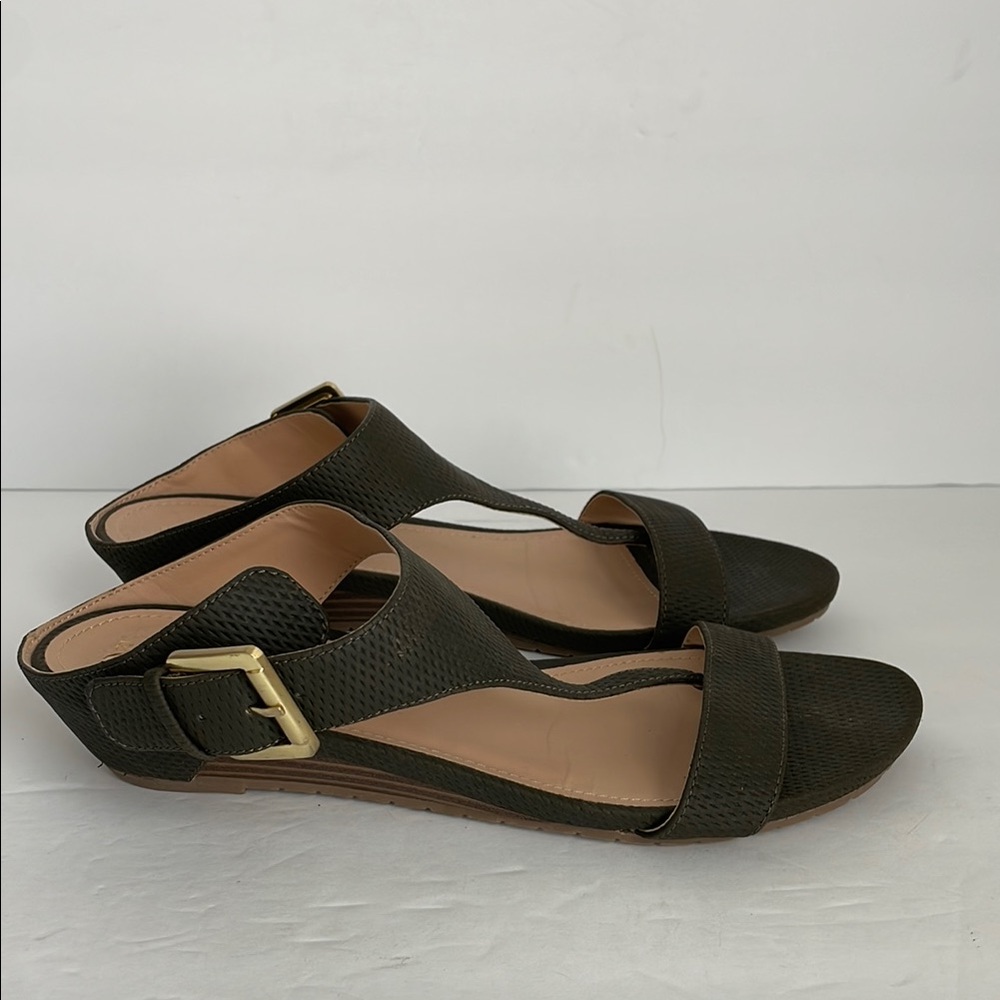Kenneth Cole Reaction Women’s Great Buckle Wedge Sandals Olive 8.5